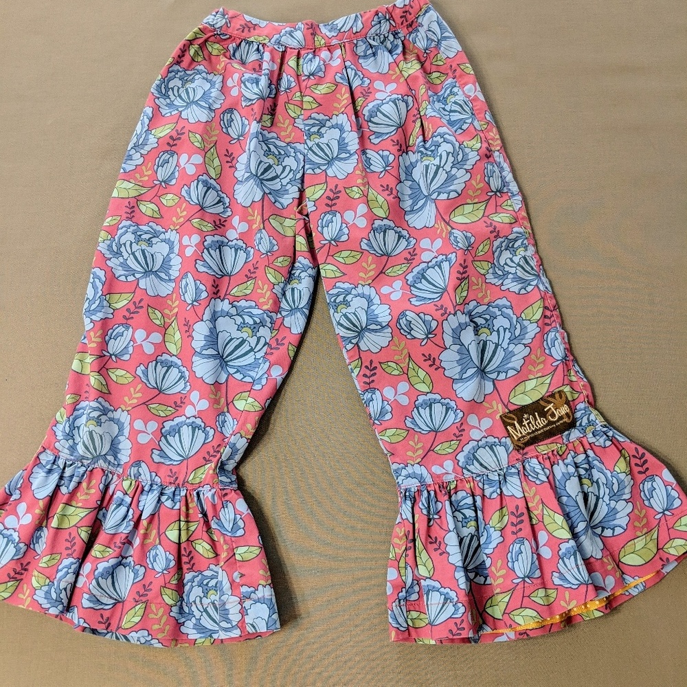 RARE Matilda Jane Ruffle Capri Pants 6